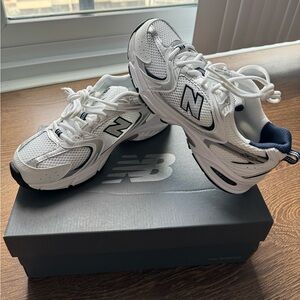 (BRAND NEW) New Balance 530 Sneakers in White/Silver/Indigo